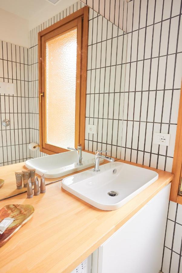 Italian Design Small Attic Bologna Luaran gambar